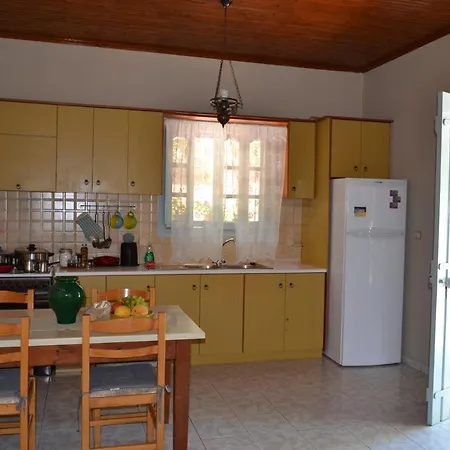 Mihaila Seaside: 2 Bedroom Kefalonia 펜션 스파르티아